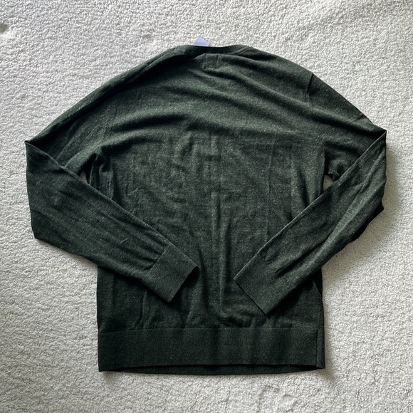 *NWT* GAP Crew Neck Sweater - Picture 2 of 5